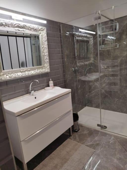 Appartement Proche Aeroport & Indret Bouguenais Bagian luar foto